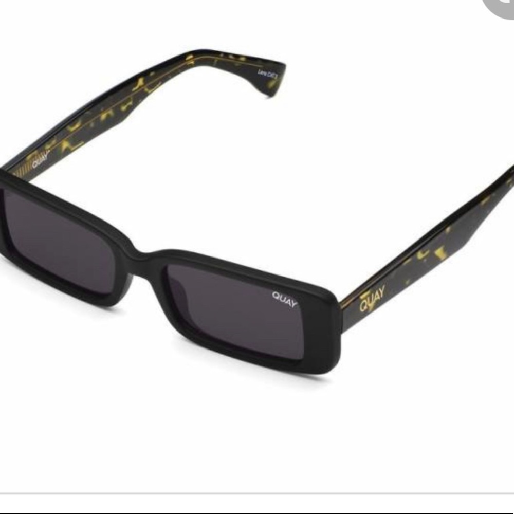 NWOT Quay Art School shades in black and tortoise, never worn perfect condition